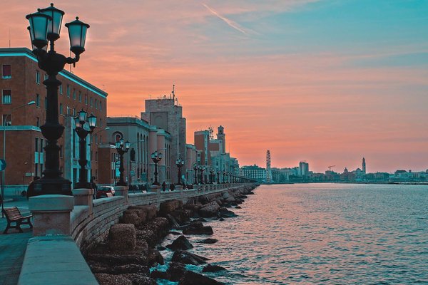Titre connexe : "Plongez dans l'histoire et la culture de Bari : Quels événements ne pas manquer ?